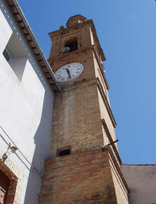 il campanile della chiesa parrocchiale a Frondarola