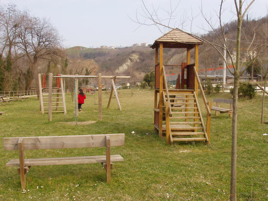 Giochi in legno nel Parco del Tordino a Teramo