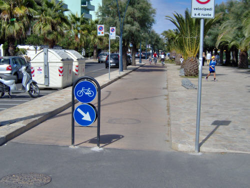 Pista ciclabile lungomare Porto d'Ascoli