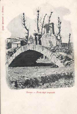 Il "Ponte degli impiccati" nel parco fluviale del Vezzola a Teramo