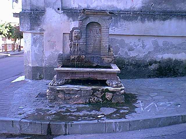 Fontana in P.zza Municipio