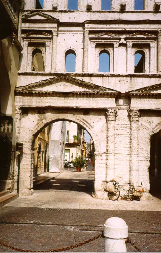  Verona Porta Borsari    