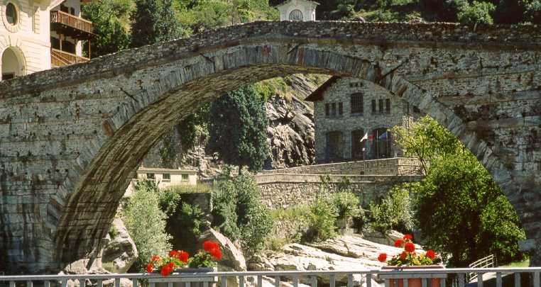 Pont San Martin, ponte romano 