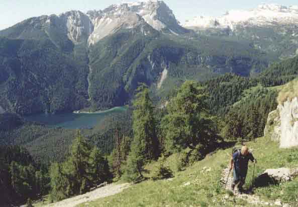 Il lago di Tovel dalla Val Formiga - (20 giugno 2001)