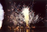 Orlando - Fuochi d'artificio alla chiusura serale del parco di divertimento Epcot