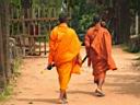 Cambogia-monaci_nella_zona_di_roluos.JPG