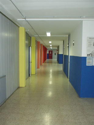 Particolare di uno dei corridoi policromi (2005).
